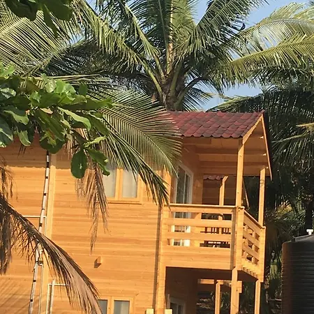 Tiara Fiesta Beach Cottages Morjim